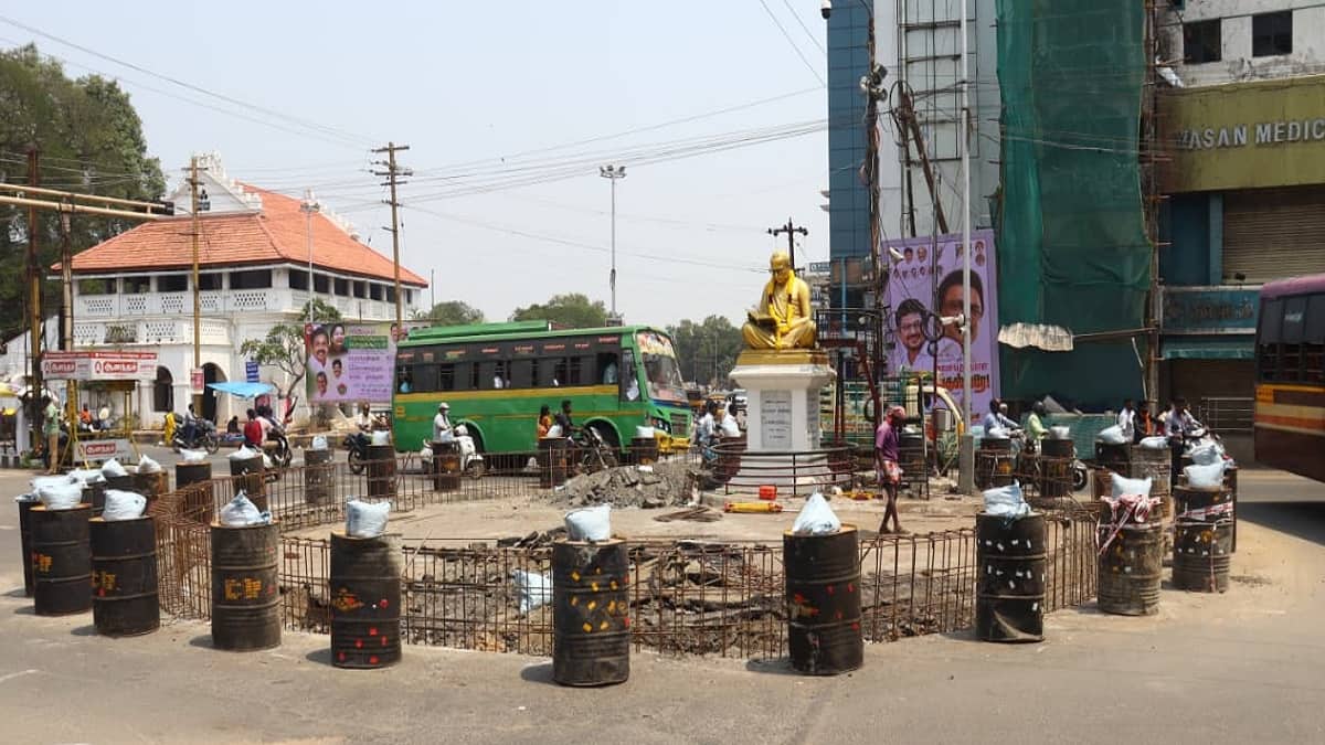 தஞ்சாவூர் அண்ணா சிலை அருகே போக்குவரத்து நெரிசலுக்கு முற்றுப்புள்ளி! புதிய ரவுண்டானா மூலம் மக்கள் மகிழ்ச்சி!