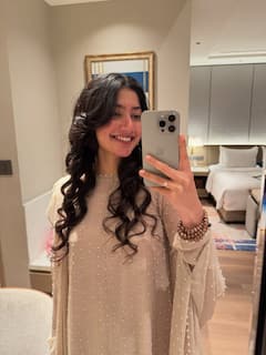 Sai Pallavi: సాయి పల్లవి మిర్రర్ సెల్ఫీలు... డ్రస్‌ల గురించి ఏం చెప్పిందంటే?