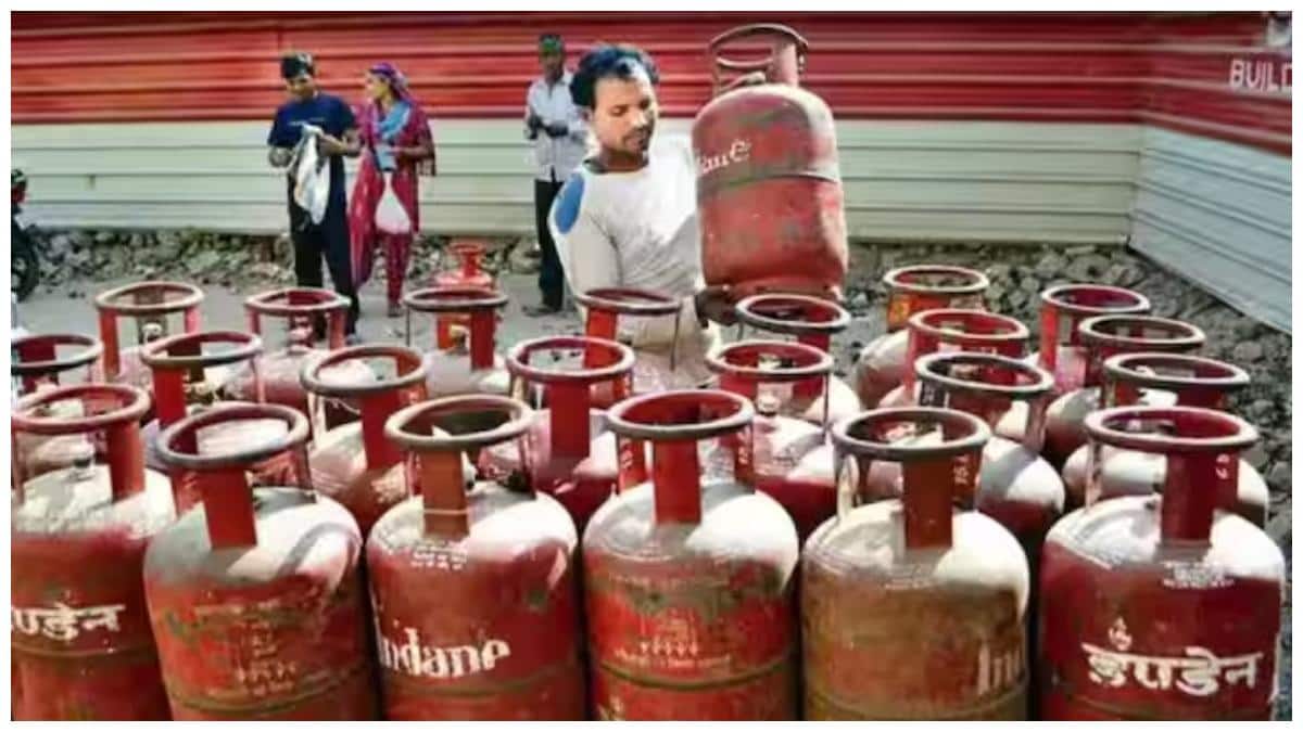 LPG Supply Crunch India: దేశంలో గ్యాస్‌ సంక్షోభం ఉందా? గృహాలు, ఆసుపత్రులు, అత్యవసర సేవలకు ప్రాధాన్యత ఇవ్వడానికి ప్యానెల్‌ ఏర్పాటు చేశారా? 