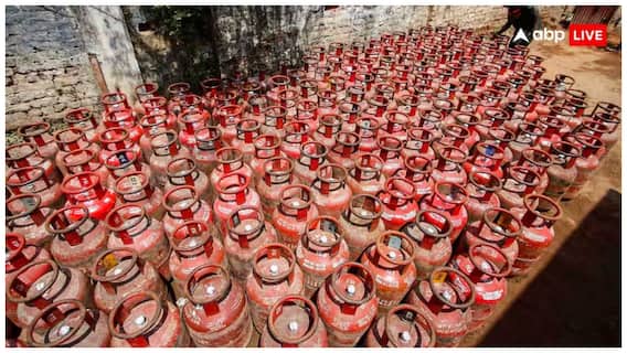 बिहार में भी गैस की भारी किल्लत! 1800 से 2-2 हजार में मिल रहा सिलेंडर, एजेंसी वाले भागे बिहार में भी गैस की भारी किल्लत! 1800 से 2-2 हजार में मिल रहा सिलेंडर, एजेंसी वाले भागे