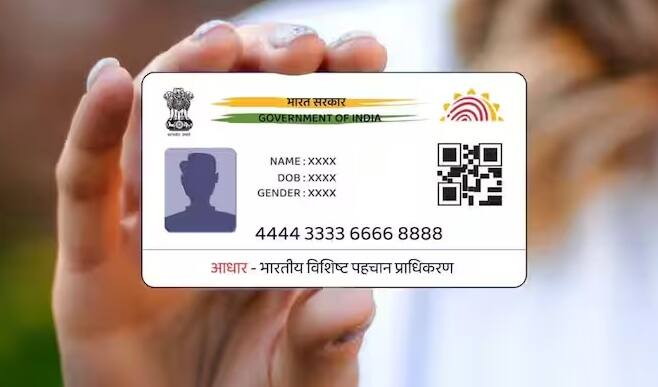 જો, કોઈ કારણોસર તમે ઑનલાઇન ફરિયાદ નોંધાવી શકતા નથી તો ટોલ-ફ્રી હેલ્પલાઇન નંબર પણ એક સરળ વિકલ્પ છે. ઇન્ડેન અને HP ગેસ માટે, 1800-2333-555 પર કૉલ કરો. ભારત ગેસના ગ્રાહકો 1800-22-4344 પર કૉલ કરી શકે છે. ફરિયાદ નોંધાવતી વખતે ચોક્કસ મુખ્ય માહિતી હાથમાં રાખવી મહત્વપૂર્ણ છે, જેમ કે તમારું LPG ID અથવા ગ્રાહક ID, રજિસ્ટર્ડ મોબાઇલ નંબર અને સાચી બેંક ખાતાની વિગતો. તમારી ફરિયાદ નોંધાવ્યા પછી ફરિયાદનો સ્ક્રીનશોટ અથવા PDF સાચવવાનો પ્રયાસ કરો. આનો ઉપયોગ પછીથી સંદર્ભ તરીકે થઈ શકે છે.