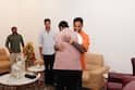 Suryakumar Yadav And Shivam Dubey Meet Devendra Fadnavis: देवेंद्र फडणवीसांची सूर्यकुमार यादवला कडाडून मिठी; शिवम दुबेही भेटीला पोहोचला, PHOTO