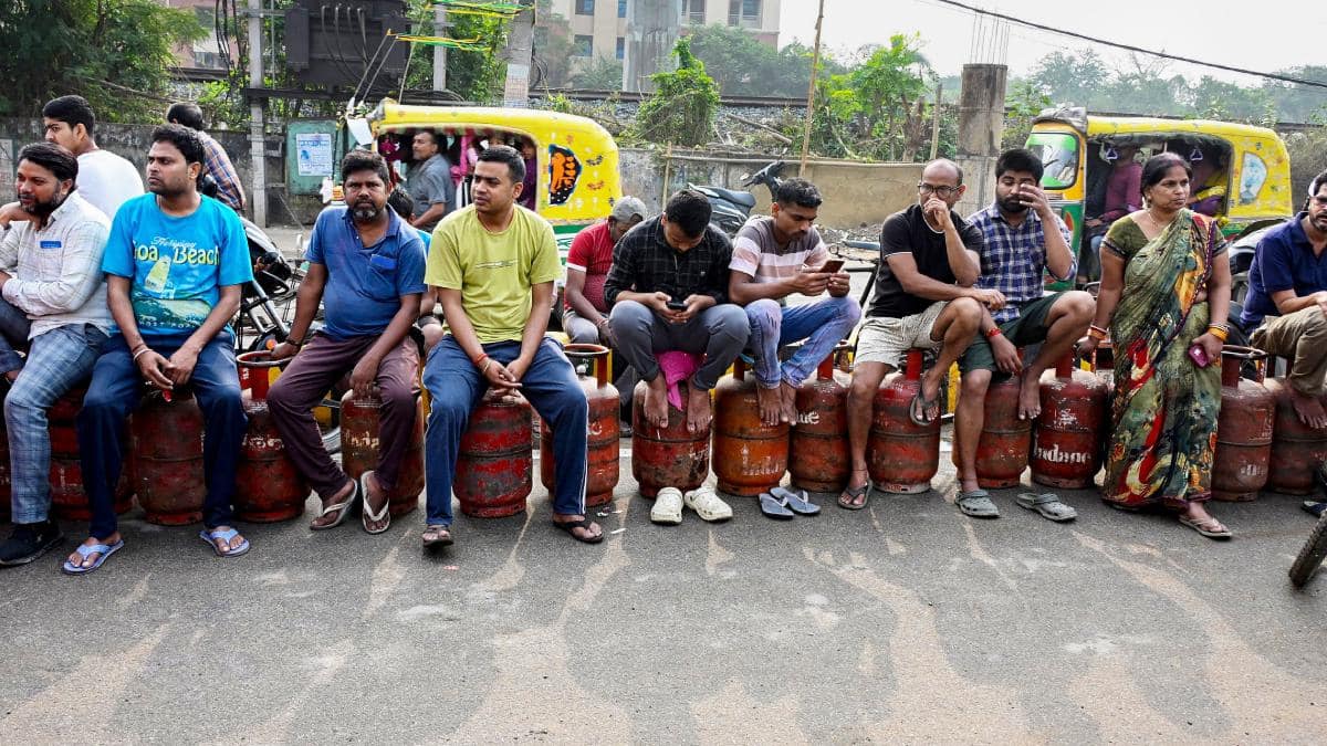 LPG सिलेंडर को लेकर मची खलबली के बीच पटना में पहली FIR, जानें क्या है पूरा मामला