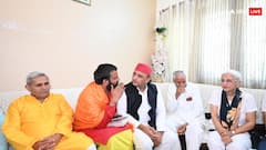 UP में सियासत की नई इबारत! सपा चीफ अखिलेश यादव की इन 6 तस्वीरों में मिले संकेत