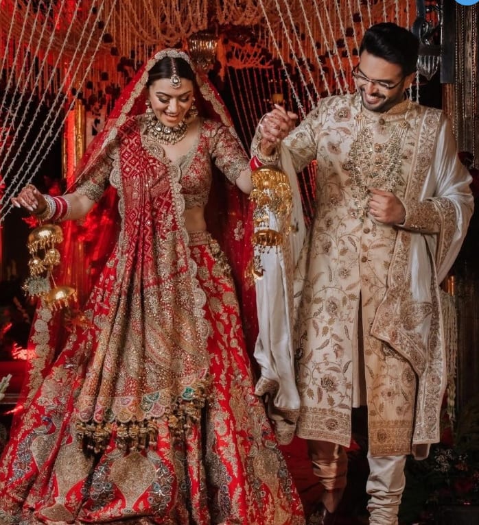 Let us tell you, Sohail was already married and his first wife was a friend of Hansika. When their love story came to light, Hansika was trolled a lot on social media that she broke her friend's house. Both of them also talked about this in their show 'Love Shaadi Drama'. This divorce is quite shocking for the fans that a marriage worth crores ended in just four years.