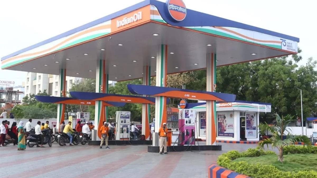 தஞ்சாவூரில் பெட்ரோல் தட்டுப்பாடு வதந்தி: மக்கள் குவிந்ததால் பரபரப்பு!