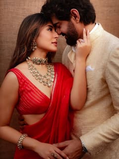 मां की साड़ी पहनकर शादी के बंधन में बंधीं कृतिका कामरा, बांद्रा वाले घर में गौरव कपूर संग रचाई शादी