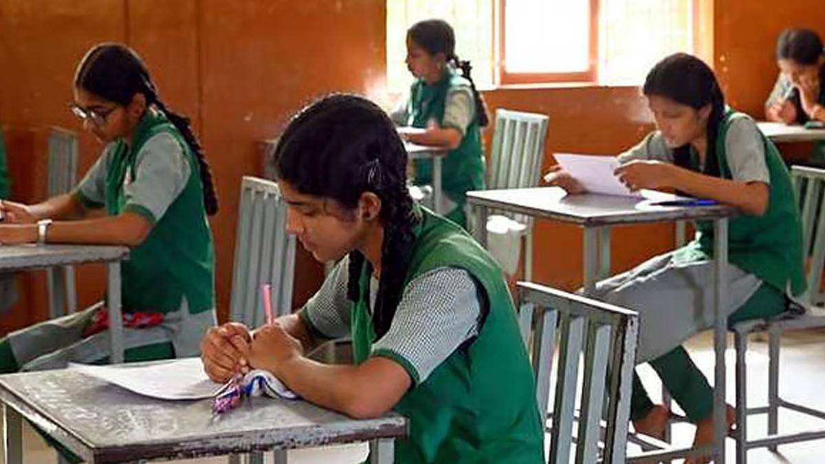 தேனி, திண்டுக்கல் மாவட்டங்களில் 10ம் வகுப்பு பொதுத்தேர்வு: எத்தனை பேர் ஆப்சென்ட்? அதிர்ச்சி தகவல்!