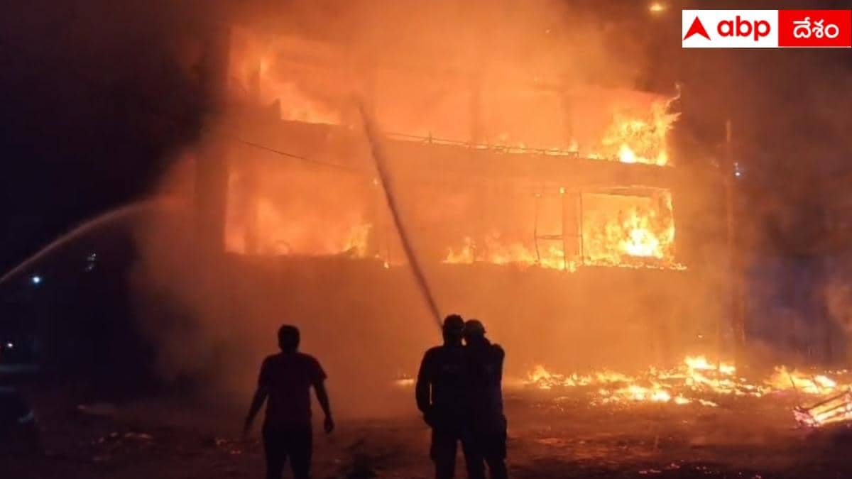 Hyderabad Fire Accident: హైదరాబాద్‌లో భారీ అగ్నిప్రమాదం.. 5 ఫ్లోర్ బిల్డింగ్‌లో కాలిబూడిదైన ఫర్నీచర్