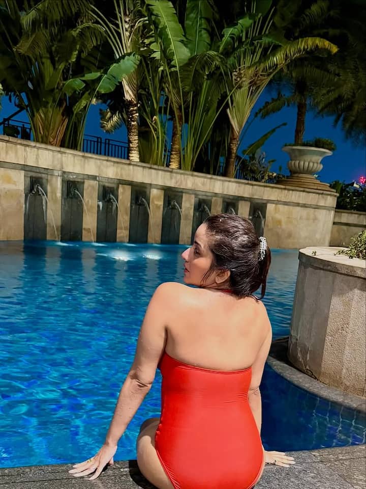 ભોજપુરી અભિનેત્રી મોનાલિસા ઘણીવાર સોશિયલ મીડિયા પર આગ લગાવે છે. આ દરમિયાન મોનાલિસાએ તેની કેટલીક તસવીરો શેર કરી છે, જેને જોઈને દરેક વ્યક્તિ ઘાયલ થઈ ગયા છે.