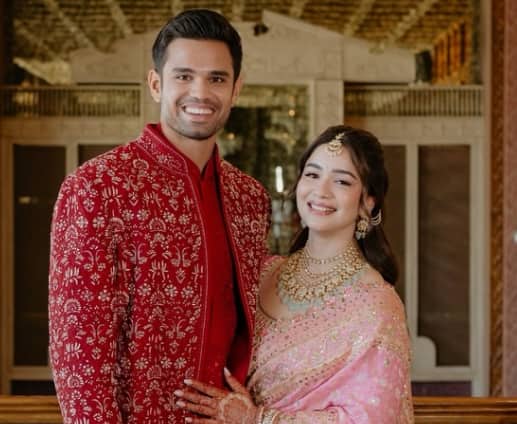 Sara Tendulkar Photos: Sara Tendulkar looked amazing in pink saree, stole all the limelight at brother's wedding
