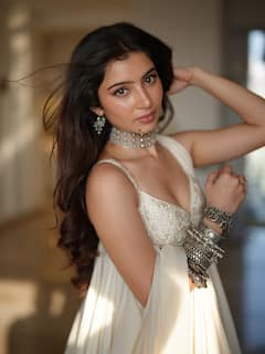 खूबसूरती में ऐश्वर्या राय को भी फेल कर रही ये एक्ट्रेस! पहली ही फिल्म से बॉक्स ऑफिस पर मचा चुकी है गदर