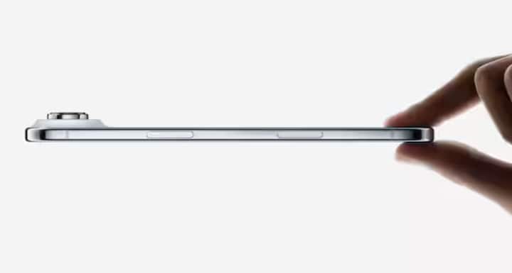 ਤੁਸੀਂ ਇਸ ਆਈਫੋਨ ਦਾ 256GB ਸਟੋਰੇਜ ਵੇਰੀਐਂਟ Amazon 'ਤੇ ਲਗਭਗ ₹93,499 ਵਿੱਚ ਉਪਲਬਧ ਹੈ। ਇਸ ਦੇ ਨਾਲ ਮਿਲਣ ਵਾਲੇ ਕੂਪਨ ₹4,000 ਤੱਕ ਦੀ ਵਾਧੂ ਛੋਟ ਦੀ ਪੇਸ਼ਕਸ਼ ਕਰਦਾ ਹੈ। ਇਸ ਤੋਂ ਇਲਾਵਾ, HDFC ਬੈਂਕ ਕ੍ਰੈਡਿਟ ਕਾਰਡ ਨਾਲ ਭੁਗਤਾਨ ਕਰਨ ਵਾਲੇ ਗਾਹਕ 10 ਪ੍ਰਤੀਸ਼ਤ ਤੱਕ ਦੀ ਤੁਰੰਤ ਛੋਟ ਵੀ ਪ੍ਰਾਪਤ ਕਰ ਸਕਦੇ ਹਨ, ਵੱਧ ਤੋਂ ਵੱਧ ₹1,000 ਤੱਕ।