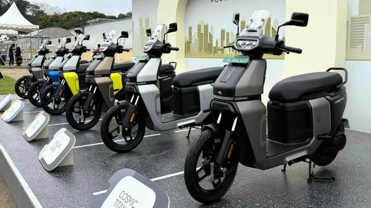 TVS Orbiter V1 vs V2 Comparison: டிவிஎஸ் Orbiter V1, Orbiter V2 இ ஸ்கூட்டருக்கும் என்ன வித்தியாசம்? இதோ முழு ஒப்பீடு!