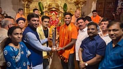 विश्वचषक ट्रॉफीसह गौतम गंभीर अन् सूर्या सिद्धिविनायक मंदिरात, कर्णधाराने उंदीरमामाच्या कानात काय मागितलं?