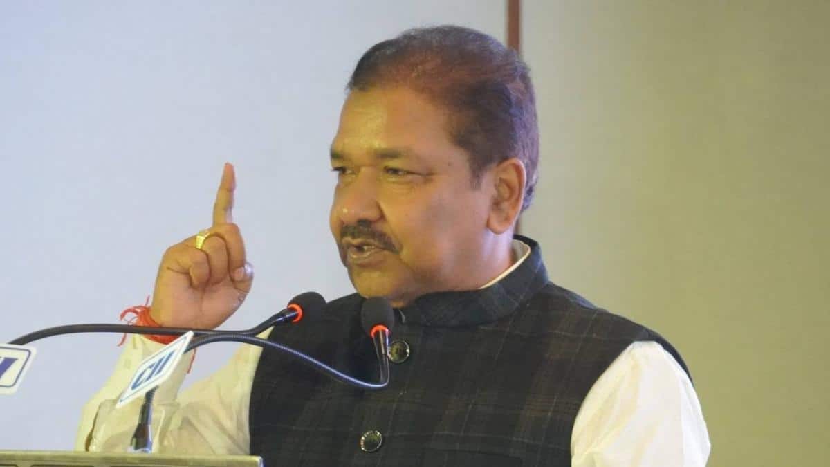 'हमारे विधायक पटना में घूम रहे...', हिमाचल पहुंचे कांग्रेस MLA तो बोले मंत्री दिलीप जायसवाल