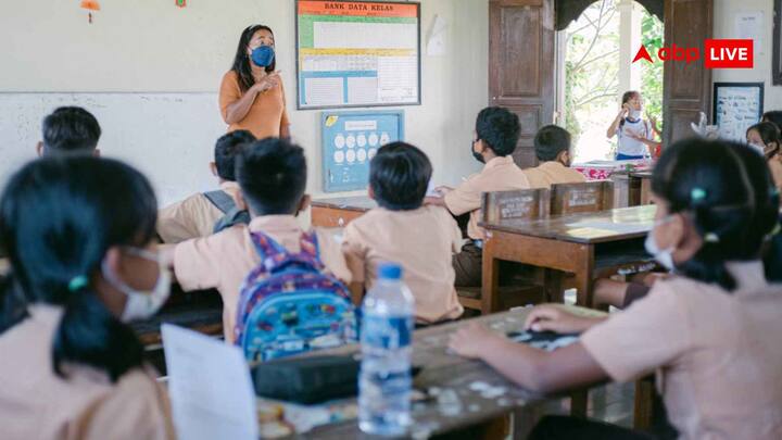 इस भर्ती के लिए उम्मीदवारों के पास विशेष शिक्षा (Special Education) में RCI की मान्यता प्राप्त डिग्री, CTET (केंद्रीय शिक्षक पात्रता परीक्षा) या TET (राज्य शिक्षक पात्रता परीक्षा) पास, वर्तमान में उत्तर प्रदेश के किसी जिले में अनुबंध या दैनिक वेतन पर स्पेशल टीचर के रूप में काम कर रहे हों और भारतीय पुनर्वास परिषद (RCI) में वैध CRR नंबर होना जरूरी है.