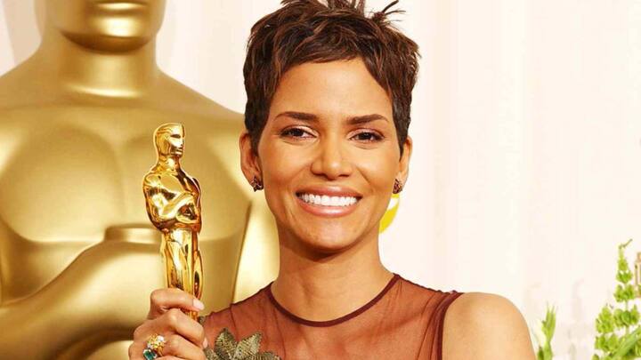 Halle Berry Makes History (2002): Halle Berry made history by becoming the first Black woman to win the Best Actress Oscar for Monster’s Ball. Her emotional speech celebrating the breakthrough remains one of the most powerful and inspiring moments in Academy Awards history. (Image Source: x)