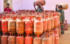 LPG Cylinder Booking: ਸਿਲੰਡਰ ਦੀ ਡਿਲਿਵਰੀ 'ਚ ਦੇਰੀ ਜਾਂ ਨਹੀਂ ਹੁੰਦਾ ਬੁੱਕ, ਤਾਂ ਇਨ੍ਹਾਂ ਨੰਬਰਾਂ 'ਤੇ ਕਰੋ ਸ਼ਿਕਾਇਤ; ਚੁਟਕੀਆਂ 'ਚ ਹੱਲ ਹੋਏਗੀ ਸਮੱਸਿਆ...
