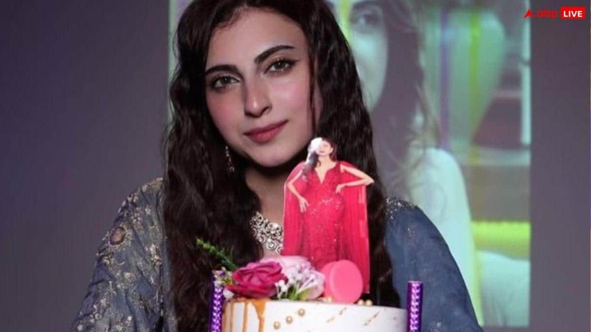 बर्थडे पर दिखा फरहाना भट्ट का कातिलाना अंदाज, दुश्मनी भूल गौरव खन्ना पत्नी आकांक्षा संग हुए सेलिब्रेशन में शामिल