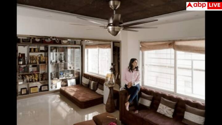 According to reports, this house located in Sangli is said to be worth around Rs 32 to 34 crores. The design of the house is modern as well as quite minimalist, where simplicity and comfort have been given priority.