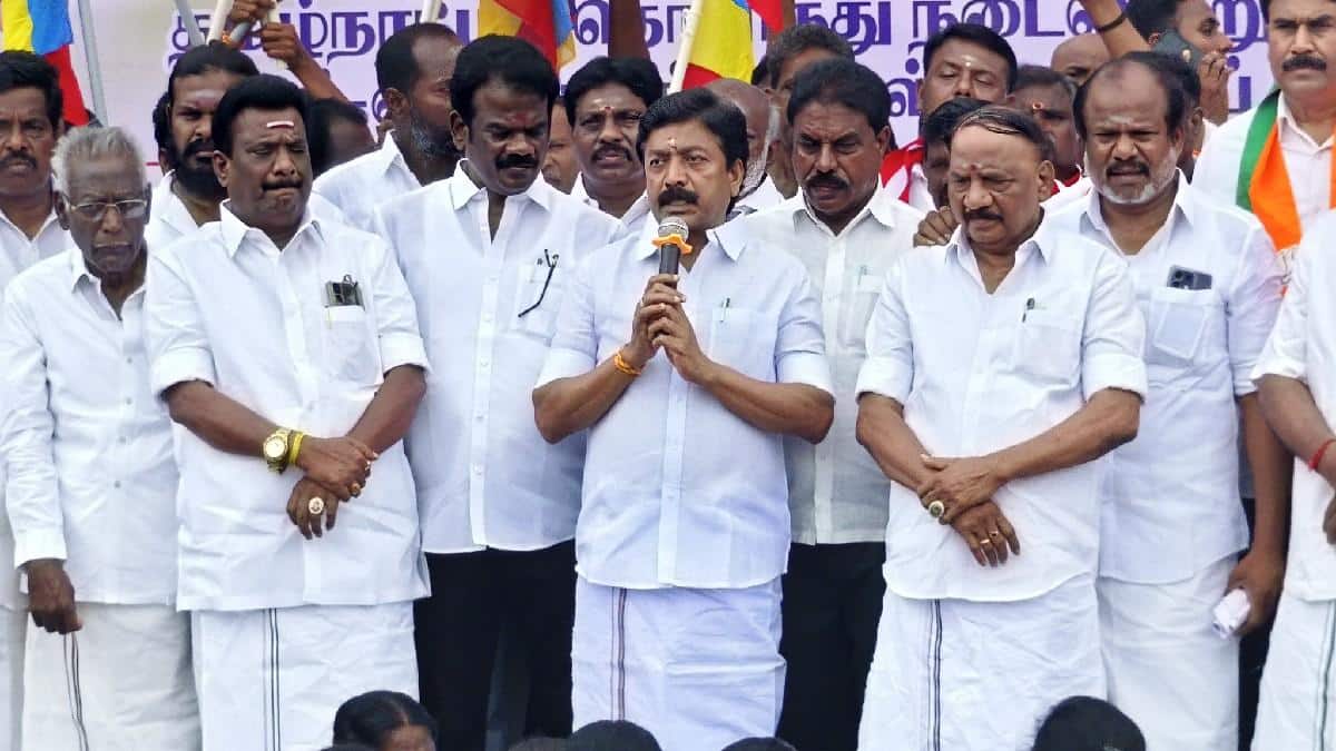 நயன்தாரா வேண்டும் என்றால் முதல்வர் நிறைவேற்றுவாரா? - விழுப்புரத்தில் சி.வி. சண்முகம் சர்ச்சை பேச்சு!