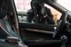 कहीं अगली बारी आपकी तो नहीं? कार चलाने और खरीदने वालों के साथ हो रहे बड़े स्कैम, ऐसे बचें