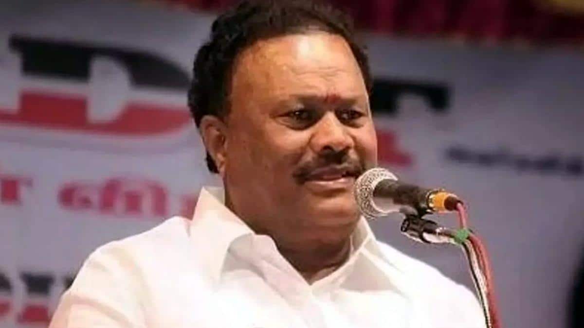 ‘பாவாடை இல்லாமல் சேலையா?’ – திண்டுக்கல் சீனிவாசன் பேச்சுக்கு கடும் எதிர்ப்பு! வருத்தம் தெரிவிப்பாரா?