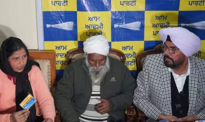 ਹੁਣ ਚਰਚਾ ਕਰਦੇ ਹਾਂ ਕਿ ਹੈਲਥ ਕਾਰਡ ਕੌਣ ਲੈ ਸਕਦਾ ਹੈ। ਇਸ ਸਕੀਮ ਦਾ ਸਭ ਤੋਂ ਵੱਡਾ ਫਾਇਦਾ ਇਹ ਹੈ ਕਿ ਇਸਦੀ ਕੋਈ ਆਮਦਨ ਸੀਮਾ ਨਹੀਂ ਹੈ। ਇਸਦਾ ਮਤਲਬ ਹੈ ਕਿ ਕੋਈ ਵੀ, ਭਾਵੇਂ ਅਮੀਰ ਹੋਵੇ ਜਾਂ ਗਰੀਬ, ਸਰਕਾਰੀ ਹੋਵੇ ਜਾਂ ਪ੍ਰਾਈਵੇਟ ਯੋਗ ਹੋ ਸਕਦਾ ਹੈ। ਬਿਨੈਕਾਰ ਪੰਜਾਬ ਦਾ ਨਿਵਾਸੀ ਹੋਣਾ ਚਾਹੀਦਾ ਹੈ। ਇੱਕ ਸਿੰਗਲ ਕਾਰਡ ਪੂਰੇ ਪਰਿਵਾਰ ਨੂੰ ਕਵਰ ਕਰਦਾ ਹੈ।