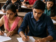 यूएई में CBSE बोर्ड परीक्षा रद्द, 10 हजार से ज्यादा छात्रों की नजर अब रिजल्ट पर