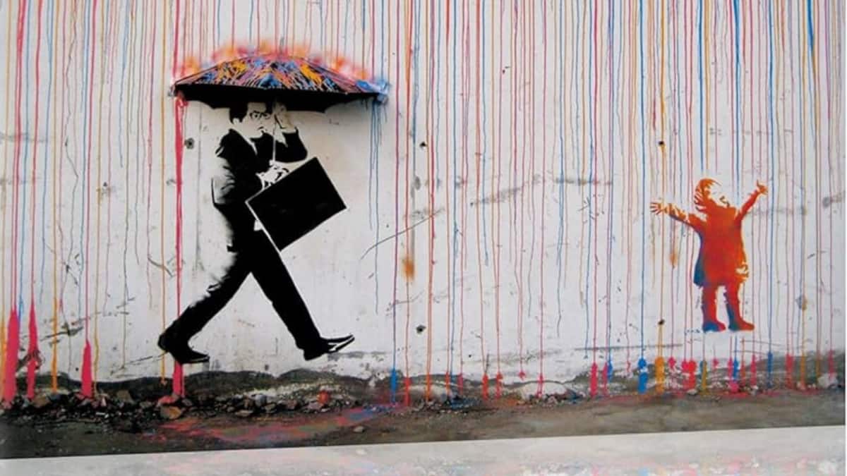 Banksy Spotted For The First Time In Decades? Fresh Report Reignites Identity Mystery