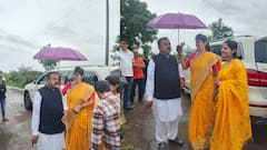 Ashok Kharat Crime News: नेते, अधिकारी, सेलिब्रिटी, अनेक जण भविष्य जाणून घेण्यासाठी यायचे; पण महिलेसोबत गुंगीचं औषध देऊन नको ते केलं, बड्या नेत्यांसोबत उठबस,अशोक खरातचे नेत्यांसोबतचे फोटो समोर