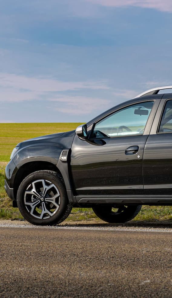 सबसे सस्ती नई Renault Duster कौन-सी है?