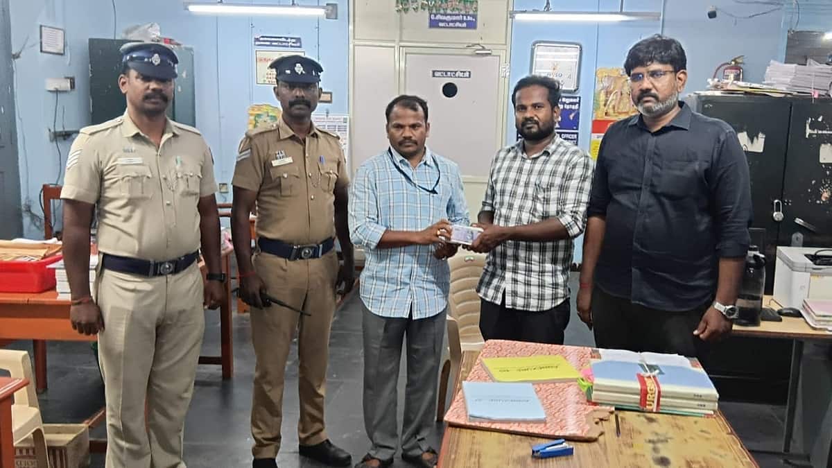 தஞ்சாவூரில் தேர்தல் பறக்கும் படை அதிரடி! ஆவணமின்றி கொண்டு வரப்பட்ட ரூ.5 லட்சம் பணம் பறிமுதல்!