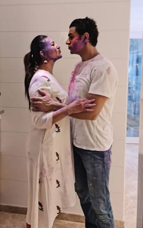 बता दें कि दिव्यांका और विवेक ने साथ में शो ये है मोहब्बतें में काम किया था. इस शो को बहुत पसंद किया गया था. दिव्यांका शो में लीड रोल में थीं.