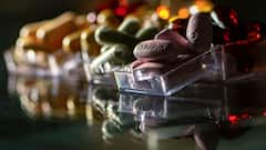 Vitamin Side Effects: চিকিৎসকের পরামর্শ ছাড়া এই ভিটামিন নিচ্ছেন কি ? দৃষ্টিশক্তি ঝাপসা হতে পারে ! সাবধান