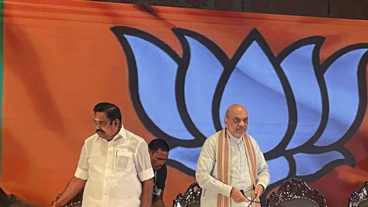 TN Election: ”ஆமா, அதிமுக தொகுதிகளை தான் கேட்கிறோம்” BJP ஓபன் டாக், தாமரை Vs இரட்டை இலை? சிக்குவது யார்?