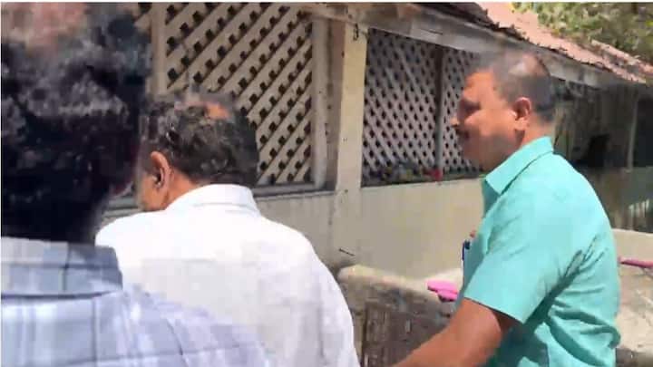 एसआयटी टीमकडून आज पुन्हा खरातची चौकशी होणार आहे.