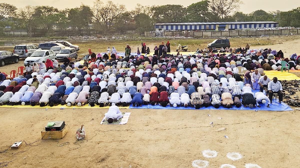 Eid Mubarak: அன்பும் ஈகையும் மலரட்டும்: விழுப்புரம் நகராட்சி திடலில் ரம்ஜான் சிறப்புத் தொழுகை!