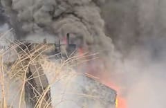 चिपळूणमधील नागावे प्लास्टिक गोडाऊनला भीषण आग, अग्नीशामक दल घटनास्थळी दाखल