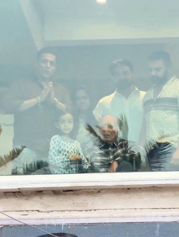 बॉलिवूडमध्येही रमजान ईदचा उत्साह दिसून येत असून भाईजान सलमान खाननेही सकाळीच आपल्या चाहत्यांना ईदच्या शुभेच्छा दिल्या आहेत