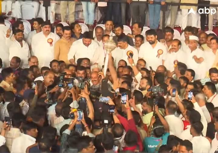 शेवटच्या डावात हर्षवर्धन सदगीर बाहेर गेल्यानं एक गुण महेंद्र गायकवाडला मिळाला.  कुस्तीचा वेळ संपला तेव्हा हर्षवर्धन सदगीर यानं 4-2 असा विजय मिळवला.