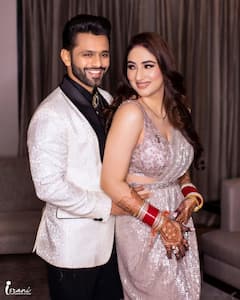 प्रसिद्ध गायिकाची अलिशान खरेदी, मुंबईत घेतलं कोट्यवधींचं घर; अभिनेत्री पत्नी अन् लेकीसह गृहप्रवेश, PHOTOs