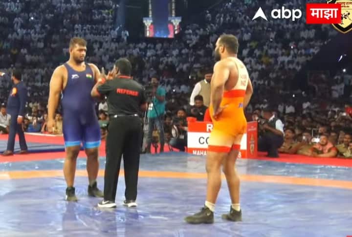 यंदाच्या 68 व्या महाराष्ट्र केसरी कुस्ती स्पर्धेत हर्षवर्धन सदगीर विजयी झाला असून तो डबल महाराष्ट्र केसरीचा मानकरी ठरला आहे. विशेष म्हणजे, 7 वा डबल महाराष्ट्र केसरी किताब हर्षवर्धन सदगीरने आपल्या नावावर केला आहे.