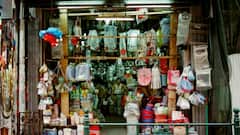 दुकानदार नहीं बदल रहा घटिया सामान, उपभोक्ता फोरम में ऐसे कर सकते हैं शिकायत