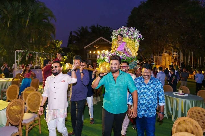 తొలిసారి జరిగిన వేడుకకు మంచు మనోజ్ భార్యా పిల్లలతో సహా హాజరయ్యారు. మేనకోడలిని పల్లకిలో ఊరేగించారు.