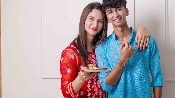 पहले इसे जेंडर चेंज सर्जरी भी कहा जाता था. यह सर्जरी उन लोगों के लिए होती है जो अपने जन्म के समय मिले ऑर्गेनिक जेंडर और अपनी जेंडर पहचान के बीच अंतर महसूस करते हैं, जिसे मेडिकल भाषा में जेंडर डिस्फोरिया कहा जाता है.