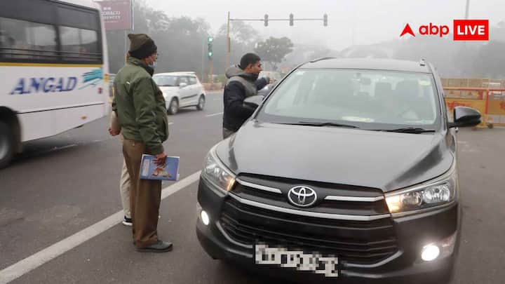 ई-चालान भरना अब बहुत आसान हो गया है. चालान की डिटेल्स देखने के बाद Pay Now ऑप्शन पर क्लिक करना होता है. इसके बाद कई डिजिटल पेमेंट विकल्प आते हैं. डेबिट कार्ड, क्रेडिट कार्ड, नेट बैंकिंग या यूपीआई. आप अपनी सुविधा के अनुसार कोई भी तरीका चुन कर तुरंत चालान का भुगतान कर सकते हैं.