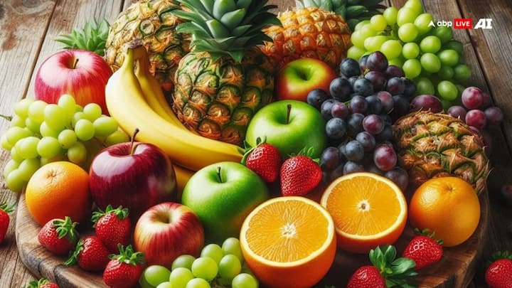 खट्टे फल- नवरात्रि में कई लोग फलाहार करते हैं. व्रत में फल खाना गलत नहीं है. लेकिन बहुत अधिक खट्टे फल खाने से बचें. इस समय इमली, नींबू आदि नहीं खाएं. ये चीजें सात्विकता को कम करते हैं.