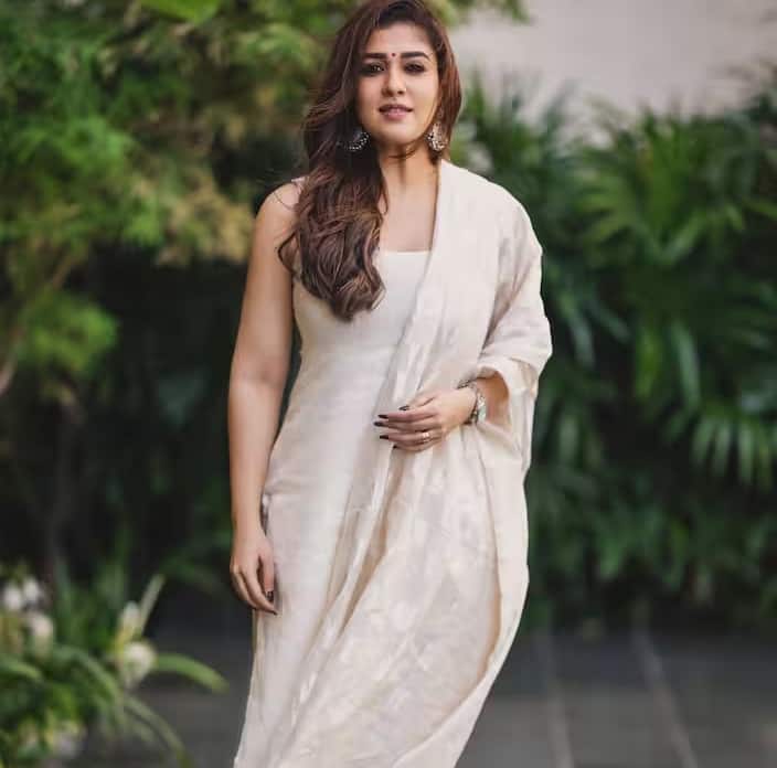 નયનતારાને 2026માં સૌથી ધનિક દક્ષિણ ભારતીય અભિનેત્રી માનવામાં આવે છે, જેની કુલ સંપત્તિ ₹200 કરોડથી વધુ હોવાનો અંદાજ છે. તે પ્રતિ ફિલ્મ આશરે ₹10 કરોડ અને જાહેરાતો માટે આશરે ₹5 કરોડ ચાર્જ કરે છે. તેણીનું પોતાનું પ્રોડક્શન હાઉસ પણ છે અને તેણે અનેક સ્થળોએ મિલકતમાં રોકાણ કર્યું છે.